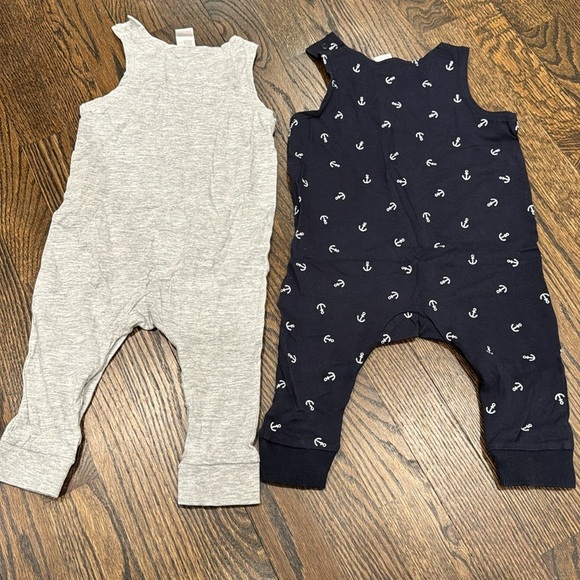 H&M romper one piece grey and navy with anchors 6-9 month - Picture 6 of 6